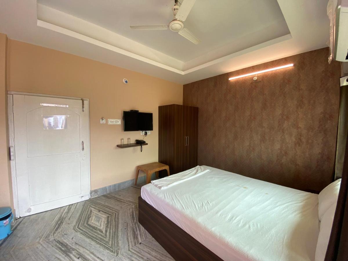 Hotel Aavaas Puri Zewnętrze zdjęcie